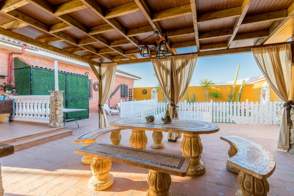 Casa Ludima Villa Fuentes de Andalucia Ngoại thất bức ảnh