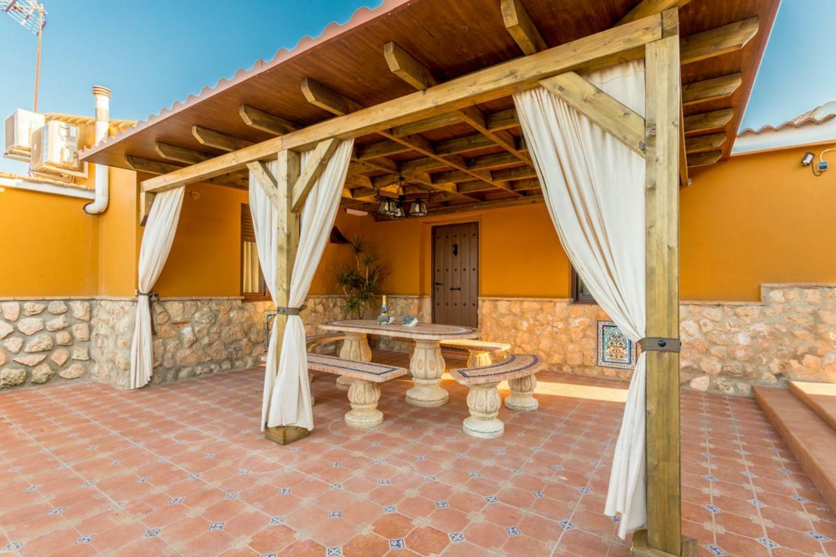 Casa Ludima Villa Fuentes de Andalucia Ngoại thất bức ảnh